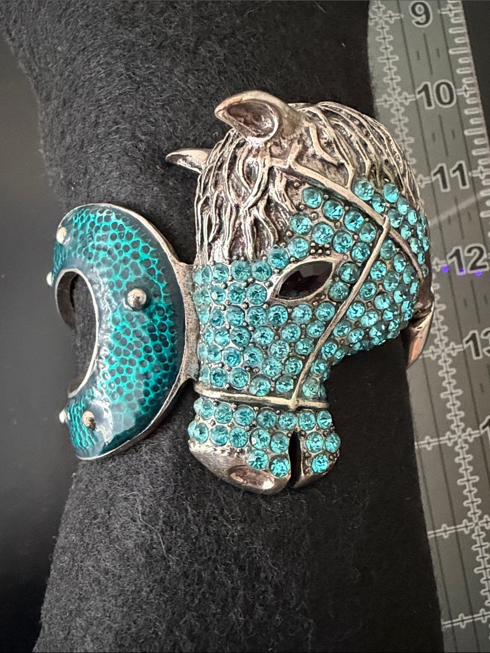 Kendra Scott Noble Vintage Western Horseshoe Cuff Bracelet - Mint